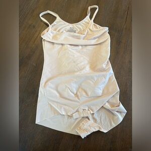 NWOT Maidenform nude size 7 bodysuit with snaps
